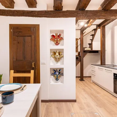 8 Minuti A Piedi Da Piazza San Marco, Centralissimo דירה