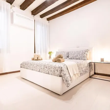 8 Minuti A Piedi Da Piazza San Marco, Centralissimo