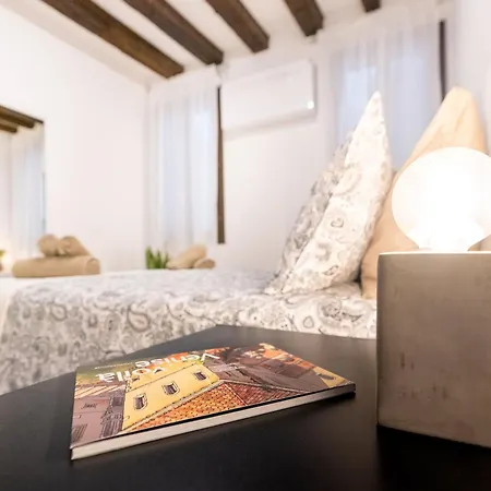 8 Minuti A Piedi Da Piazza San Marco, Centralissimo דירה *